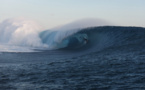 Surf : de très grosses conditions à Teahupoo (màj photos et vidéo)