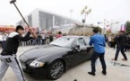 Un client insatisfait détruit sa Maserati en Chine