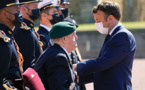 Macron commémore l'appel du 18 juin avec deux illustres vétérans