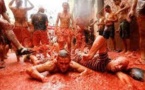 Dans une Espagne en crise, la traditionnelle bataille de tomates se privatise