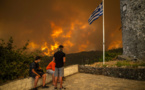 Désespoir sur l'île grecque d'Eubée en flammes, accalmie des feux en Turquie
