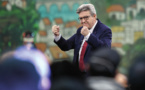Dans un meeting immersif, Mélenchon se projette vers "les nouvelles frontières de l'humanité"