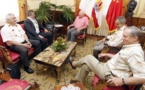 Le Président Gaston Flosse reçoit une délégation de banquiers de la BPI
