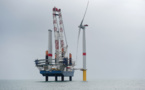 La première éolienne offshore de France installée au parc de Saint-Nazaire
