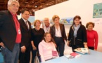 Salon du livre de Paris: Brigitte Girardin et Gérald Huioutu à la rencontre des auteurs polynésiens