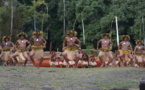 Marae Arahurahu : le public embarqué dans la pirogue de Pa'ao