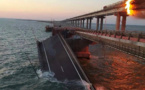Ukraine: l'explosion d'un véhicule piégé paralyse le pont russe de Crimée