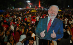 Brésil: la victoire de Lula saluée dans le monde, mandat compliqué en vue