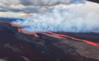 A Hawaï, le plus gros volcan actif du monde crache de spectaculaires fontaines de lave