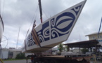 Raiatea : une pirogue en « sandwich composite ».