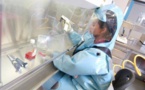 Dans un laboratoire canadien, la lutte anti-Ebola s'organise