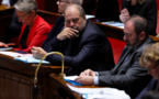 Embarrassé par ses bras d'honneur, l'exécutif réprimande, sans le sanctionner, Dupond-Moretti