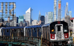 A New York, le jeu dangereux des "surfeurs" du métro