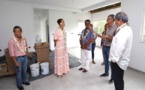 Édouard Fritch visite le chantier du centre “Pu o te Hine Here”