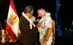 Remise de l’ordre de Tahiti Nui à Hervé Dubost-Martin