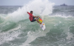 Les Vaast et Vahine Fierro en course aux championnats de France de surf