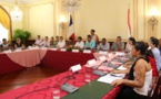 Centrales hybrides aux Tuamotu : le Président présente les conclusions d’un audit