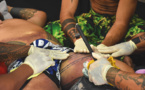 Su’a Alaiva, tatoueur traditionnel samoan au Matavaa