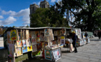 JO-2024: Macron a décidé de renoncer au déplacement des bouquinistes des quais de Seine