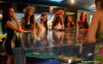 Les candidates à Miss Tahiti découvrent les secrets de la perle noire