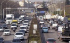Plan anti-pollution: des pastilles pour les voitures, les villes appelées à agir