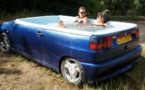Une voiture jacuzzi pour se rafraîchir lors des grosses chaleurs