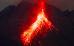 Indonésie: le volcan Marapi rejette des cendres à 2 km de hauteur