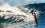 Robbie Maddison surfe Teahupo’o avec une motocross.