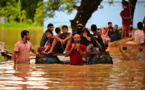"Tout est sous l'eau" : le bilan des inondations au Bangladesh s'alourdit