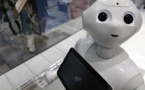 Un homme ivre agresse un robot humanoïde au Japon
