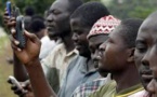 Le téléphone mobile "transforme" l'Afrique mais sa croissance va ralentir
