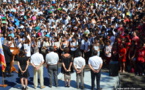 1300 lycéens observent une minute de silence à Gauguin