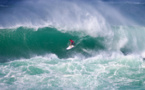 Surf - Vans World Cup : Mateia Hiquily éliminé dans de grosses conditions de surf.