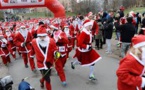 Un millier de pères Noël rassemblés à Stockholm pour une course à pieds
