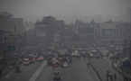 La capitale du Népal recouverte d'un brouillard toxique lié à des feux de forêt