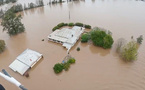 Trois morts, 50.000 personnes bloquées par des inondations dans l'est de l'Australie