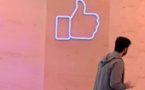 Le chef du gouvernement de Hong Kong reçoit 133.000 émoticônes "en colère" sur Facebook