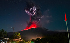 Un volcan indonésien crache une colonne de cendres de 10 kilomètres