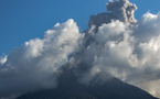 Indonésie: nouvelle éruption d'un volcan à Florès, niveau d'alerte maximum
