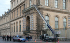 Une semaine après le vol de bijoux au Louvre, deux suspects en garde à vue