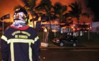 Un impressionnant incendie a ravagé une concession automobile à Noumea