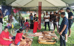 Parmi les 24 ateliers proposés lors de la journée polynésienne, celui de la confection de tapa.