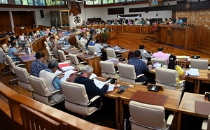 Budget de l’assemblée : Géros joue la transparence
