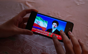 Mojtaba Khamenei appelle à maintenir Ormuz fermé, le pétrole flambe