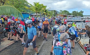Tahiti et ses îles en bateau et à vélo