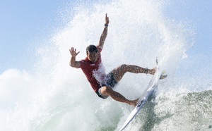 Les surfeurs polynésiens jouent gros au Brésil et au Portugal
