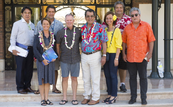 Accès facilité pour les surfeurs tahitiens aux compétitions à Hawaii