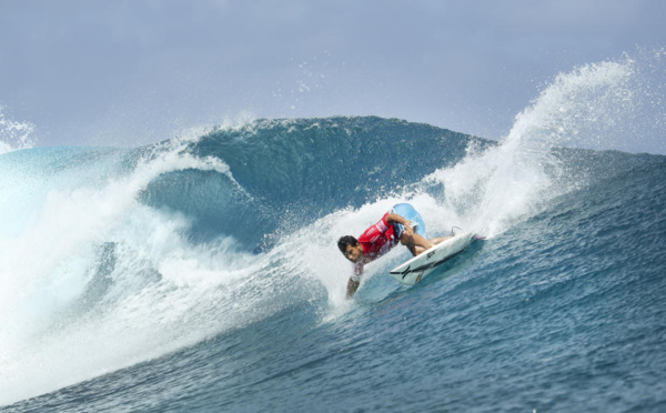 Surf – Billabong Pro Tahiti : Michel Bourez surfe bien mais Kelly Slater sort le grand jeu