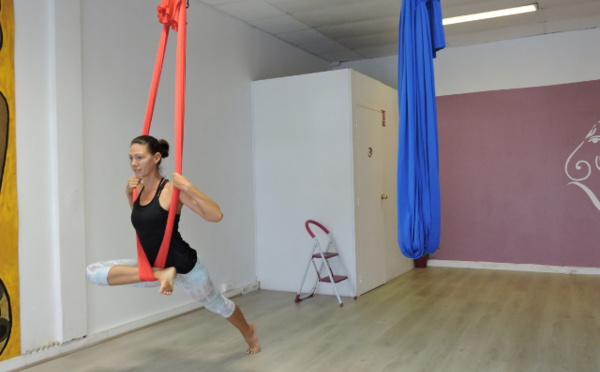 Le yoga aérien, une expérience renversante