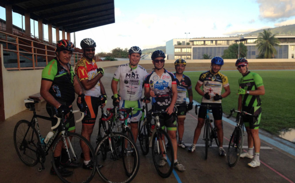 Sept cyclistes polynésiens s'envolent pour le premier Championnat du monde des énergies renouvelables